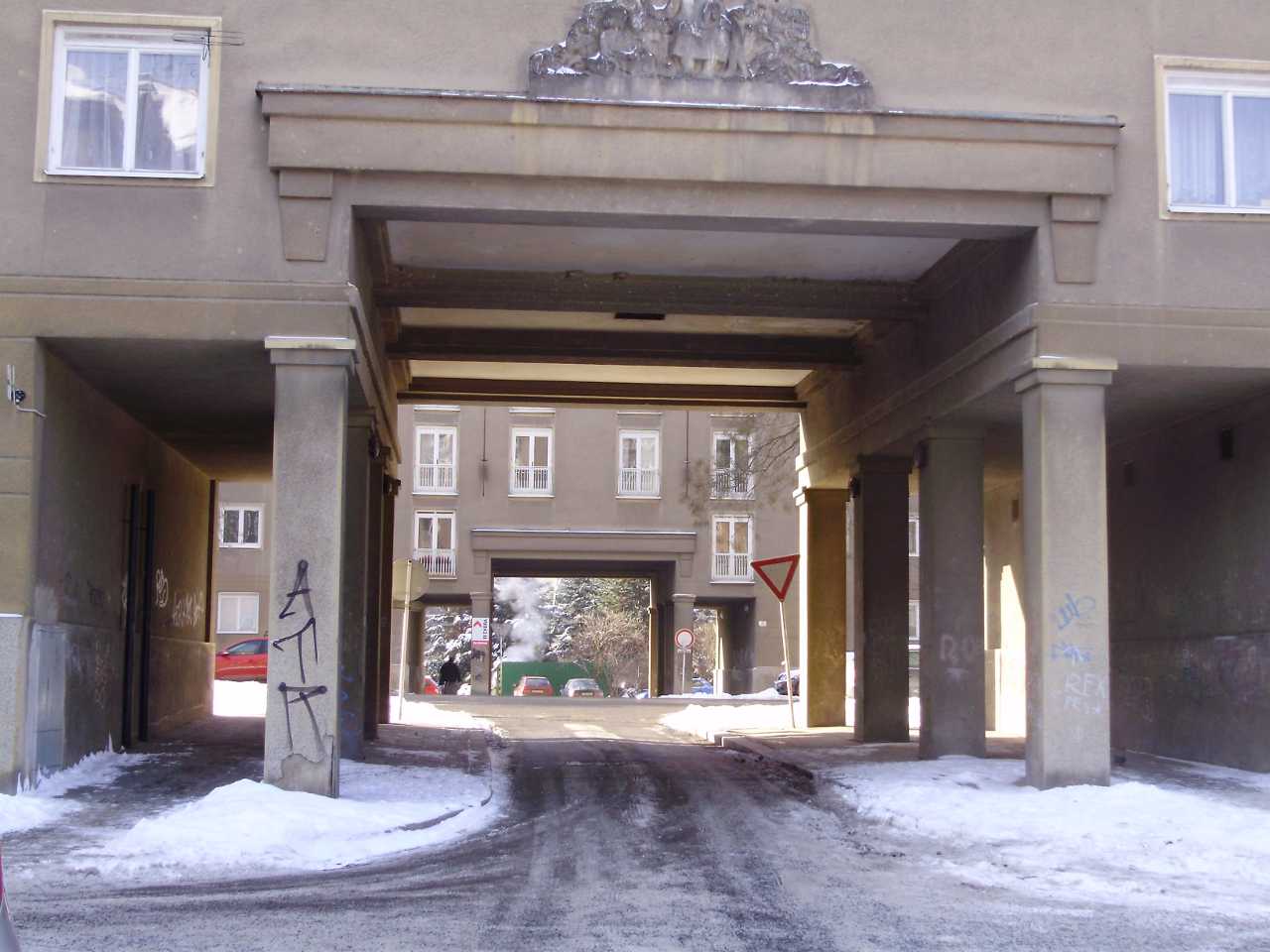 p1270371